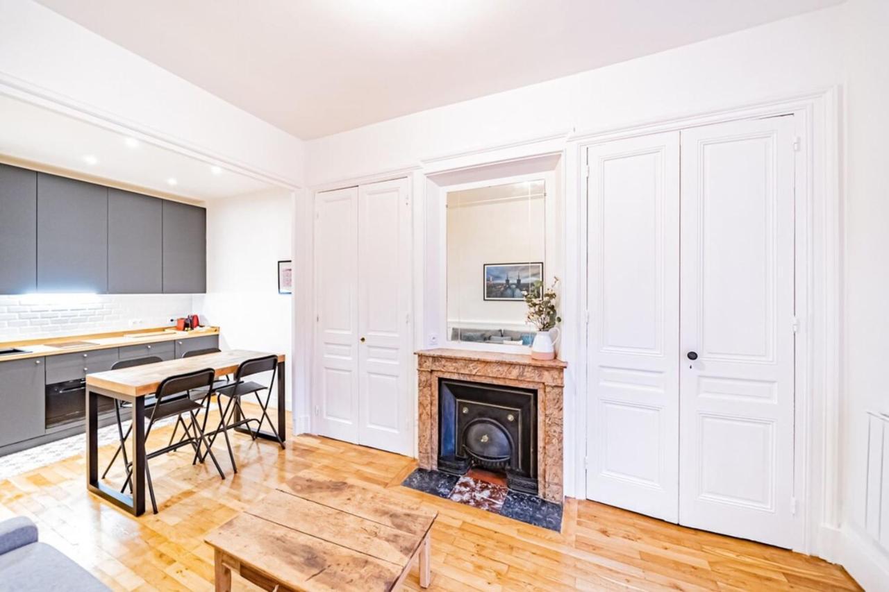 Aapartment With Character Parquet Flooring Fireplace - Charpennes Villeurbanne Zewnętrze zdjęcie